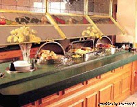 Lees Inn & Suites Muncie Restoran gambar